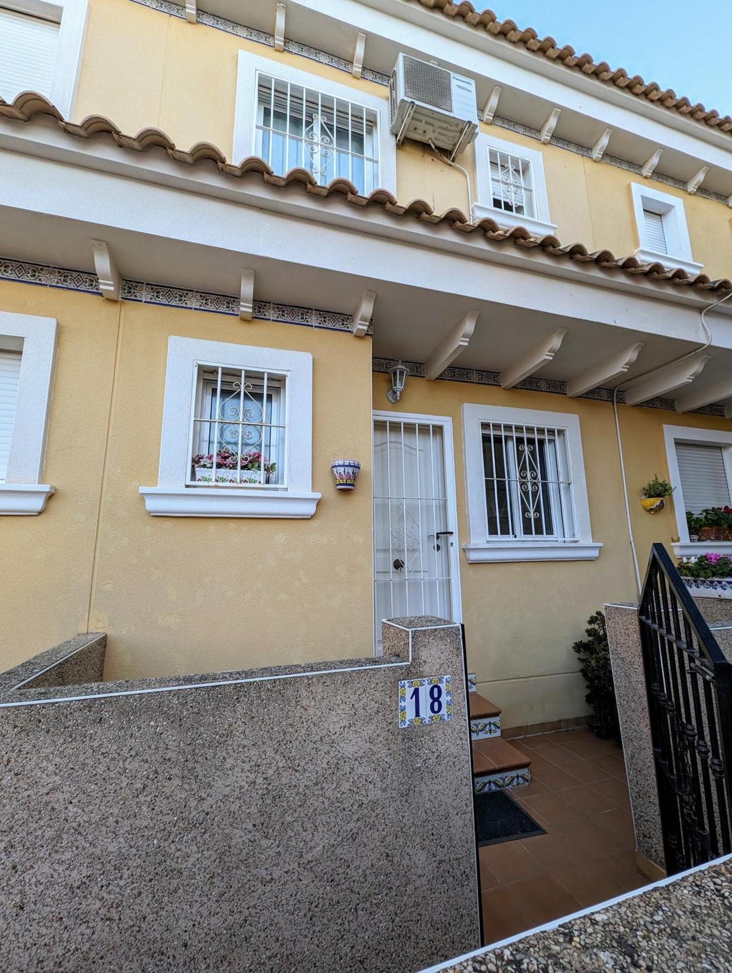 2 Bedroom Algorfa Townhouse With Pool Castillo de Montemar Extérieur photo